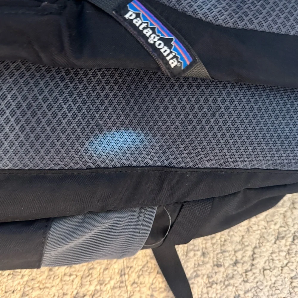 Black & Grey Patagonia Chacabuco 32L Unisex Large Backpack - Picture 8 of 8